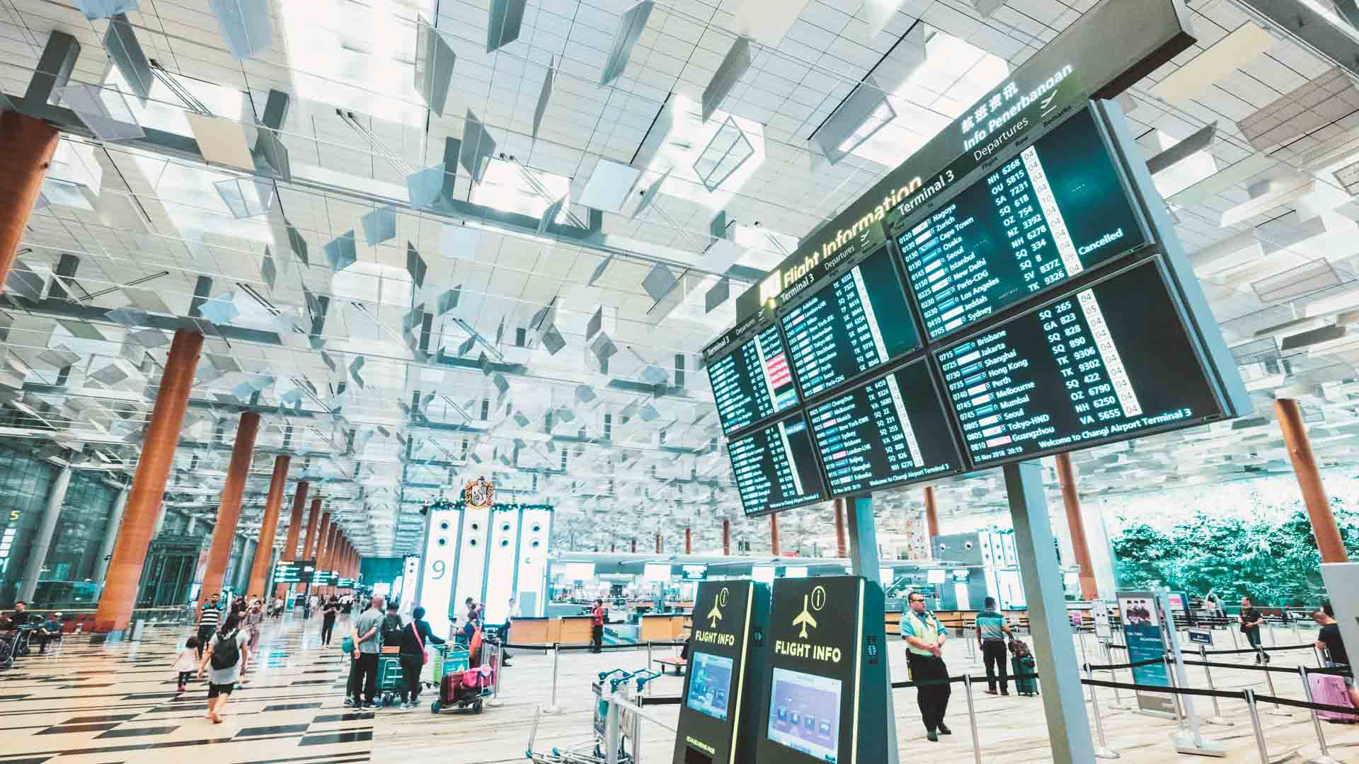Carta d'identità smarrita in aeroporto affollato